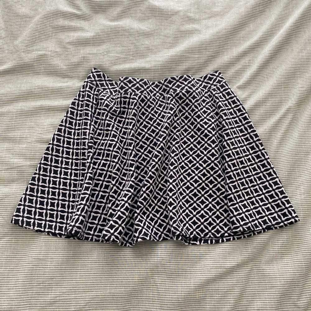 Joe B black and white mini skirt